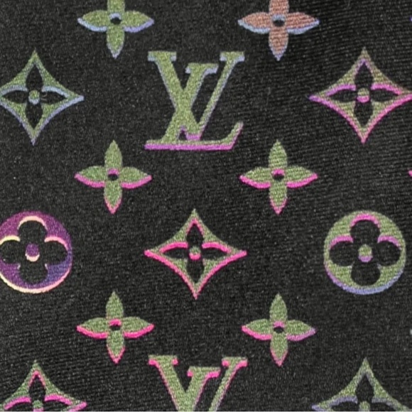 🎁HOLIDAY 25’🎁🆕💯 LOUIS VUITTON  MONOGRAM FUSHIA BLACK MULTI-CLR MOTIF W/TAGS🔥HOT🔥 - Picture 2 of 16